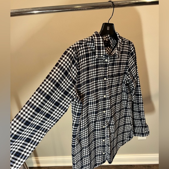 2 FOR 1 J CREW FLANNELS - Picture 5 of 8